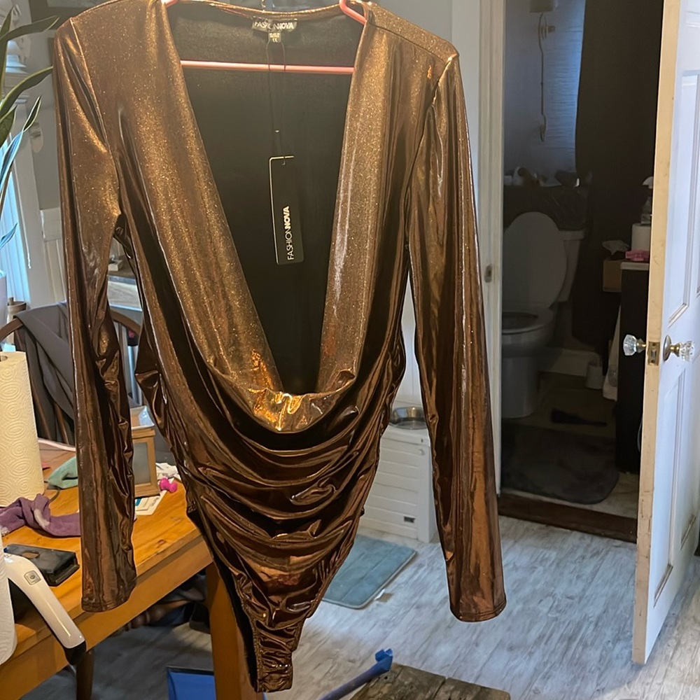 Fashion nova chrome shimmy scoop neck bodysuit